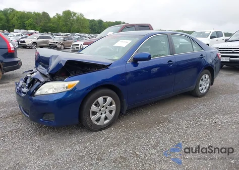 2011 Toyota Camry Le z USA, uszkodzony, nr VIN 4T1BF3EK4BU707127